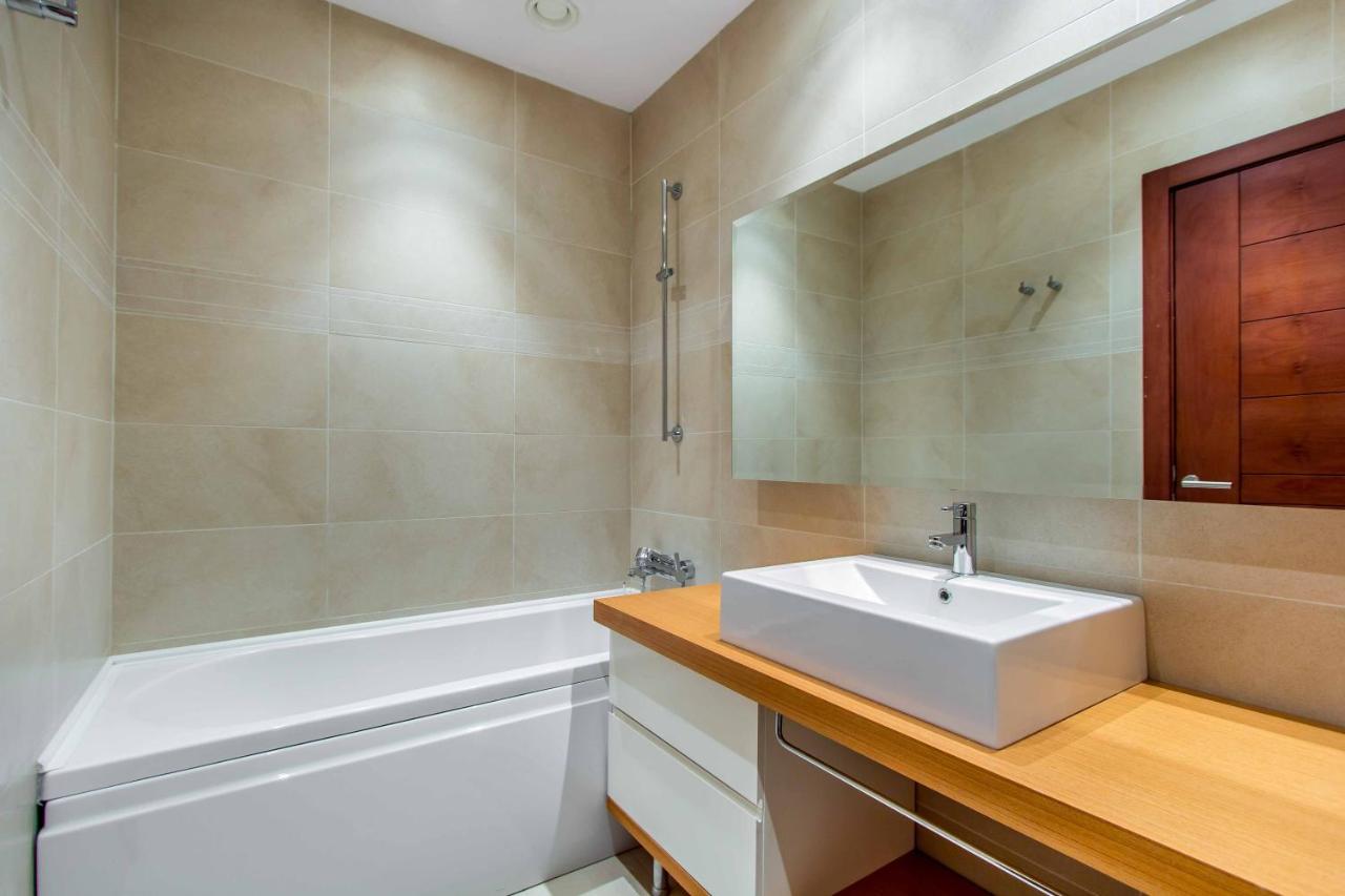 Incity Premium Garden Stay-Central Apartments &Private terrace - Bed and Breakfast Boekarest