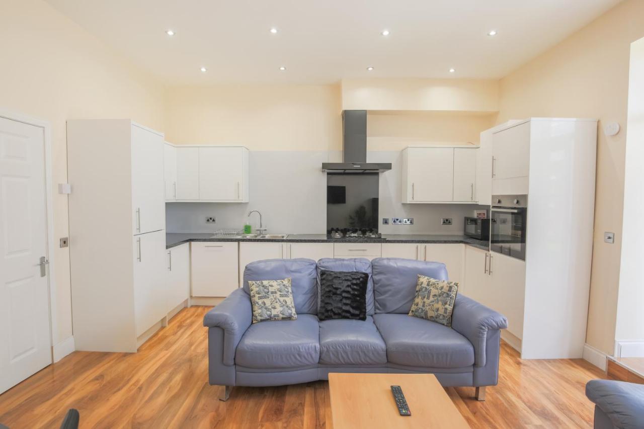 B&B Edinburgh - Stylish Modern 4 Bed Apartment - Bed and Breakfast Edinburgh