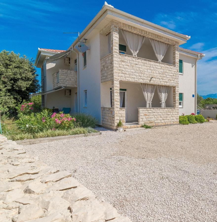 Apartments Sestanka - Ferienwohnung Novalja