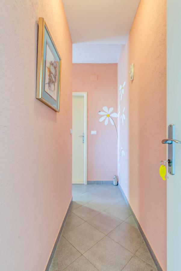 Studio mit Balkon und Gartenblick