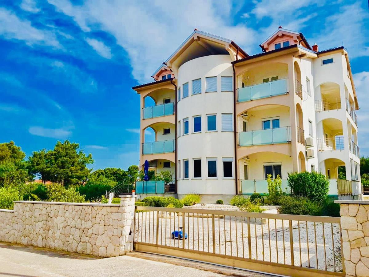 Apartments Home & Garden Lavanda - B&B Brodarica