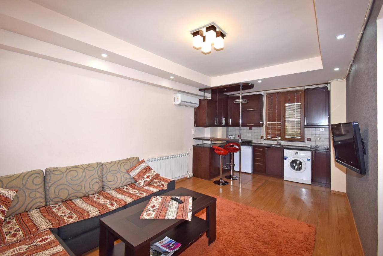 B&B Yerevan - Apartments in center of Yerevan,Koghbatsi 1a street - Bed and Breakfast Yerevan