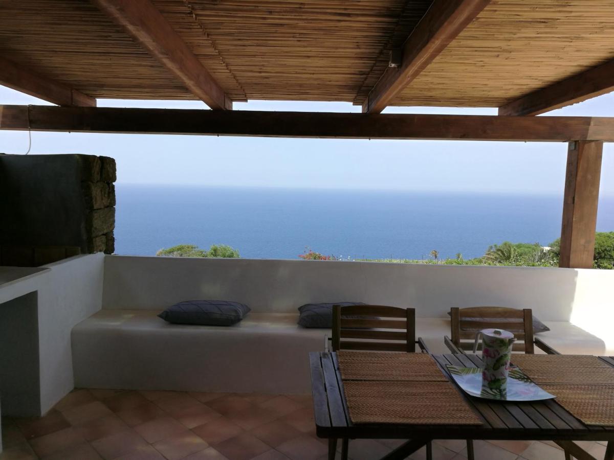 Camera Matrimoniale Deluxe con Balcone e Vista Mare