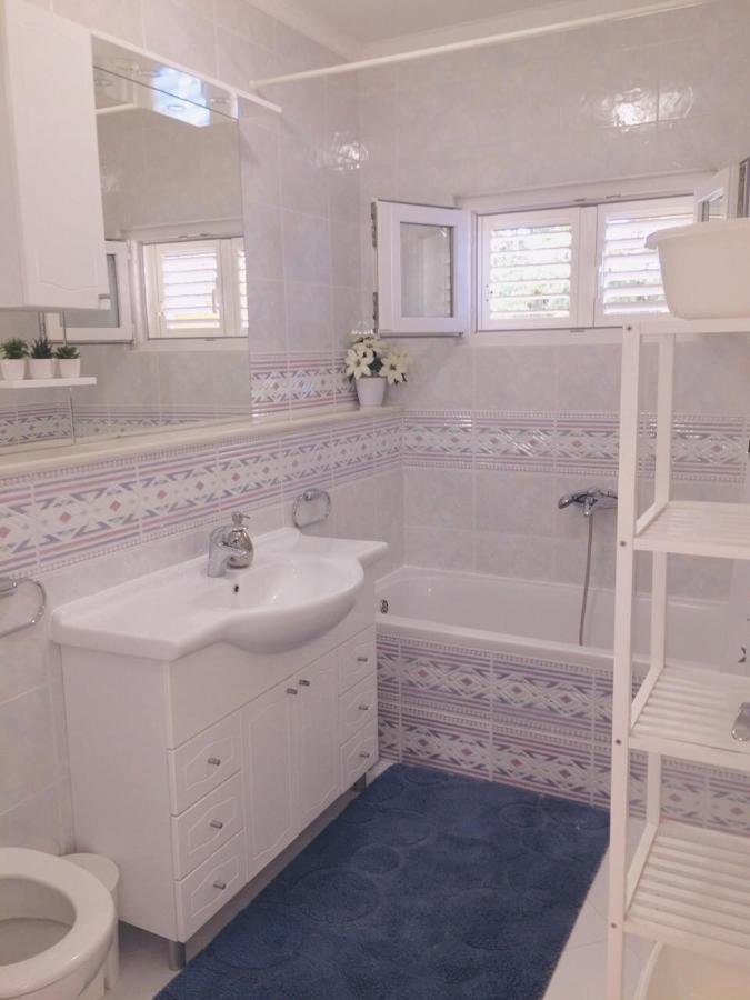 Appartamento con 2 Camere da Letto e Vista Mare