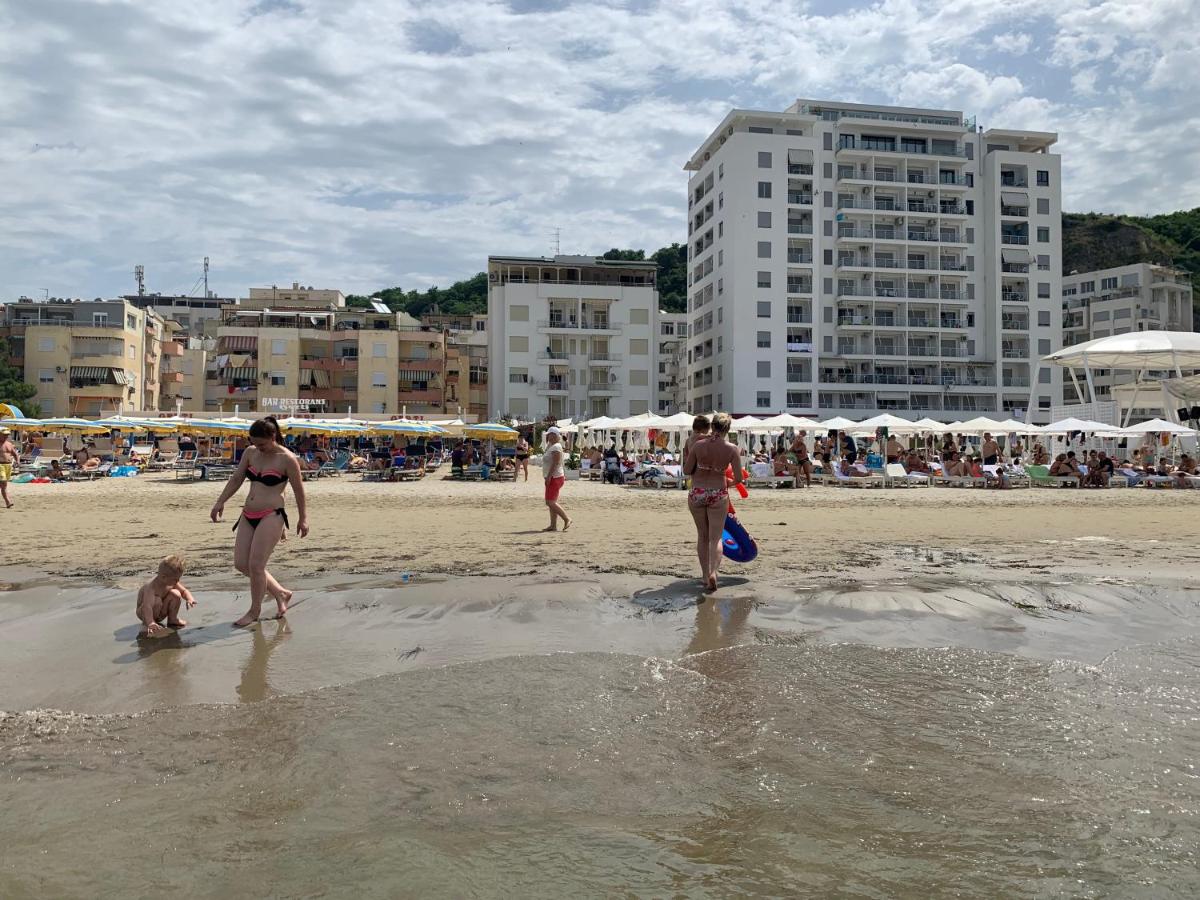 Beachfront apartment Ridi - Ferienwohnung Durrës