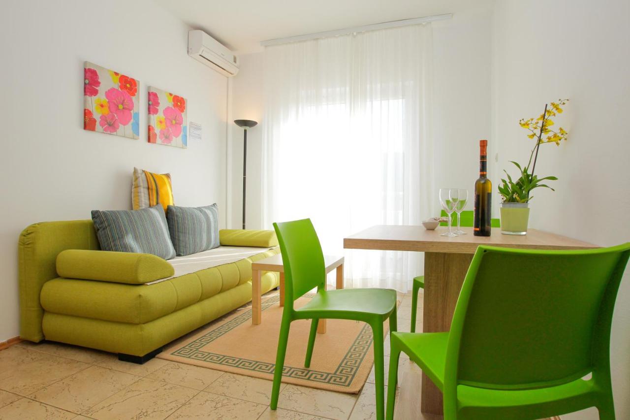 One-Bedroom Apartment with Balcony