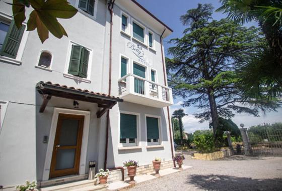Betty's House - B&B