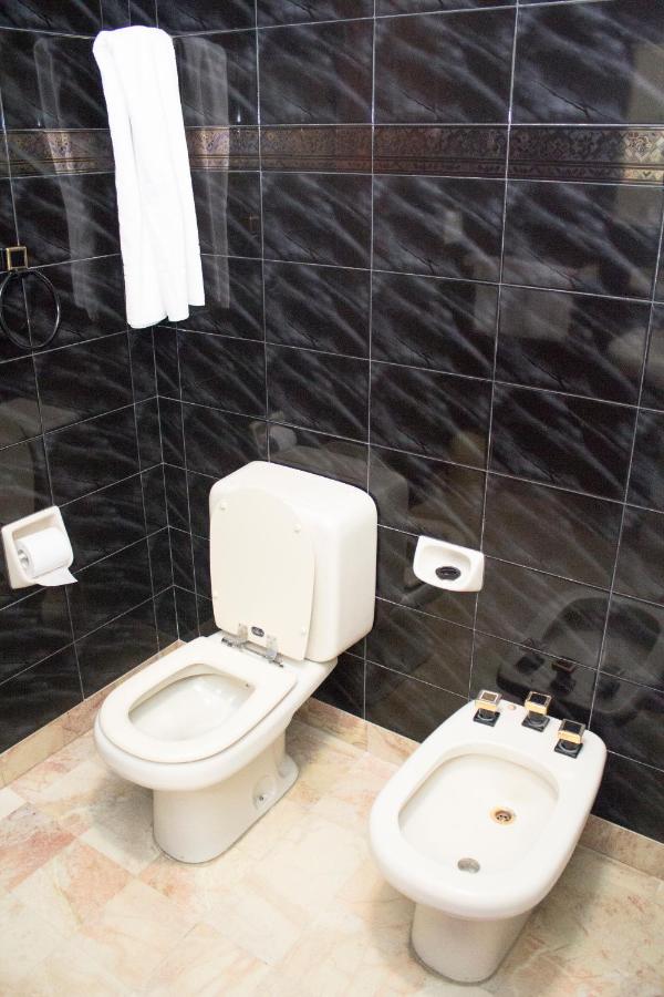 Habitación Doble con baño privado externo - 2 camas
