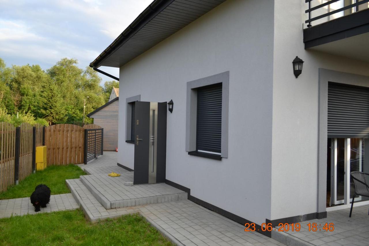 Willa Lux dom 6-osobowy Marilyn Monroe ZE STREFĄ BASENOWĄ w miejscowości Chocznia NIEDALEKO ZATORU I ENERGYLANDII - B&B Chocznia