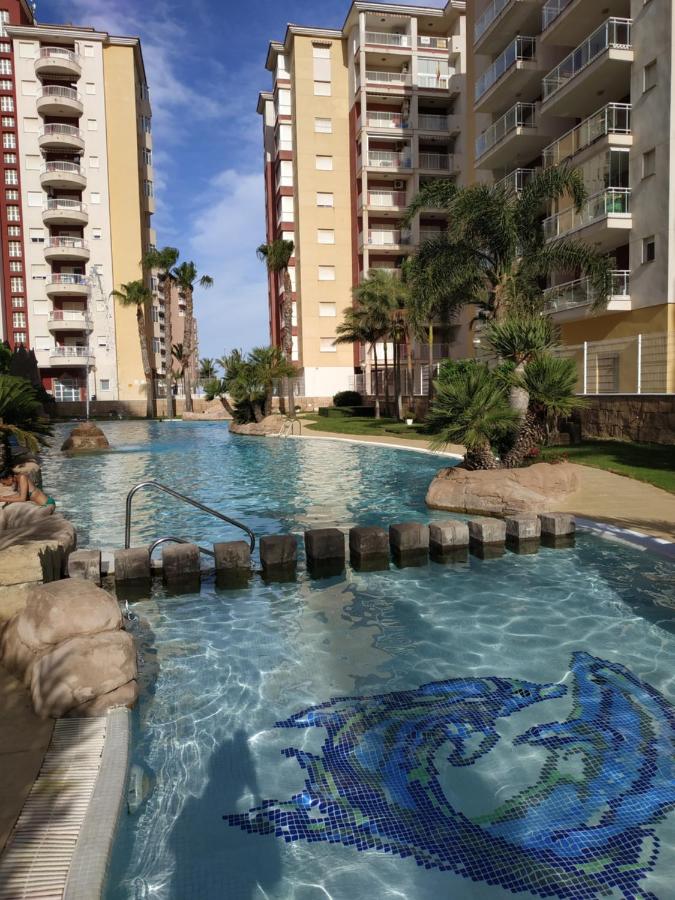 Apartamento con plaza de garaje en Urbanización las Góndolas - Chambres d'hôtes La Manga del Mar Menor