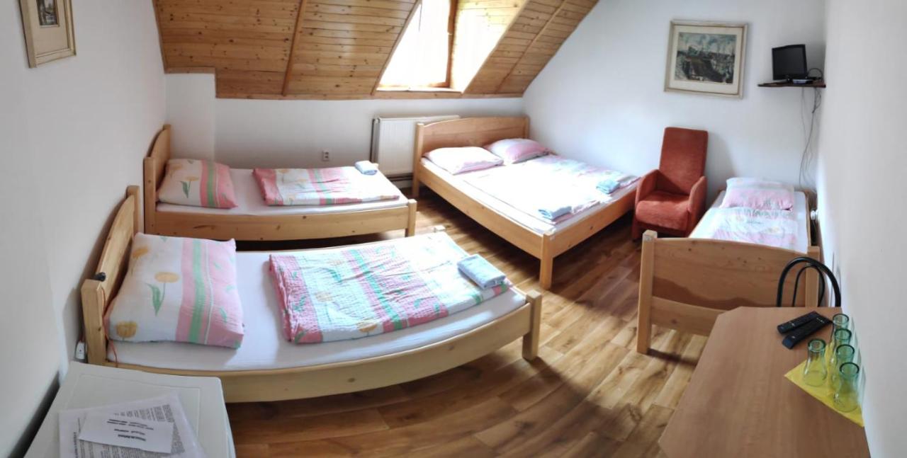 Habitación Familiar con baño privado