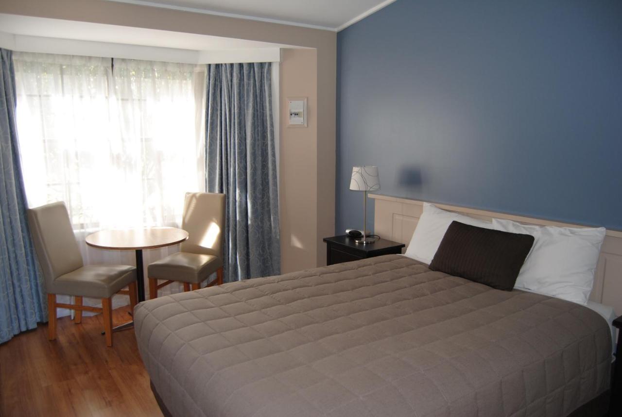 Standard Queen Room