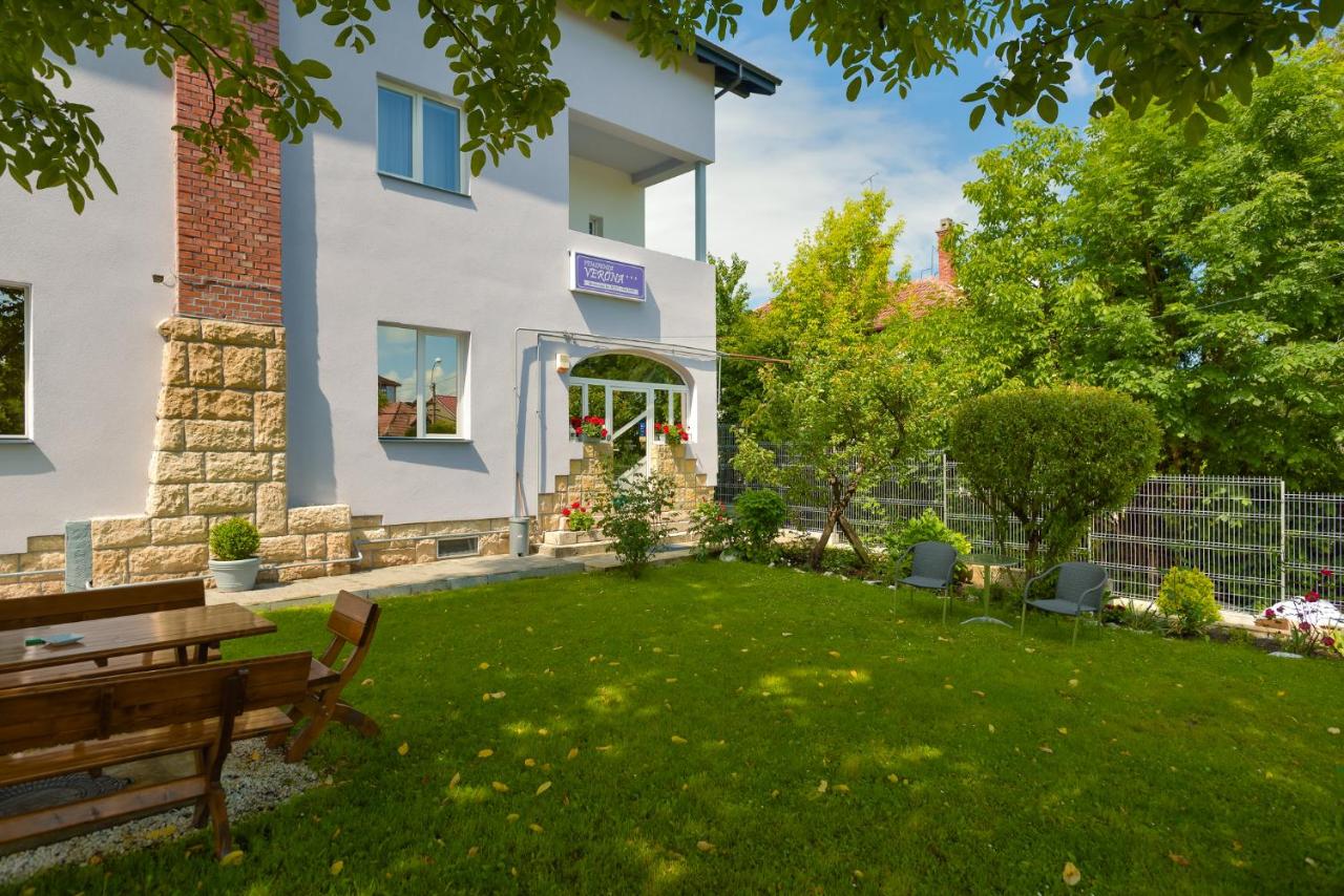 B&B Klausenburg - Pension Verona Centru - Bed and Breakfast Klausenburg