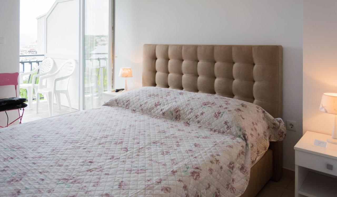 Tweepersoonskamer met Balkon en Uitzicht op Zee