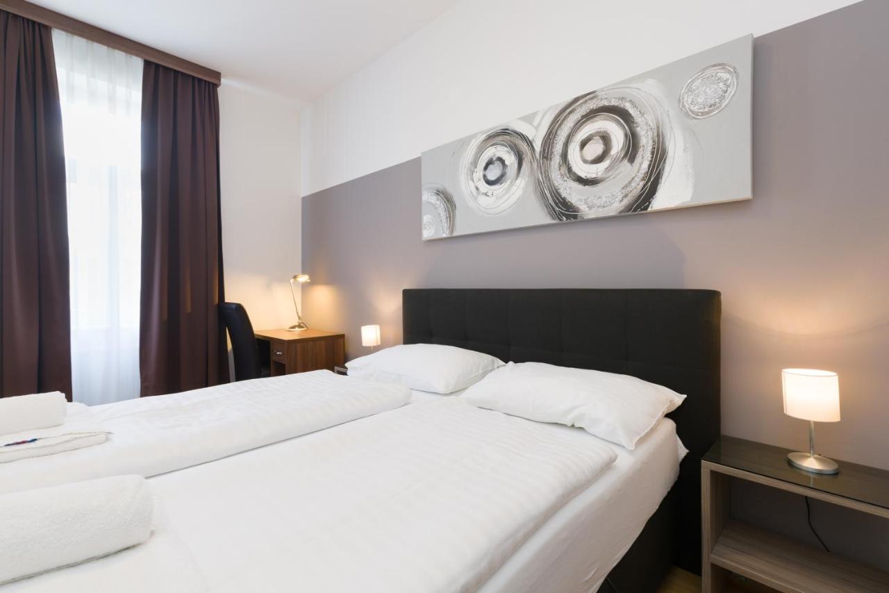 Deluxe One-Bedroom Apartment (Top 21)