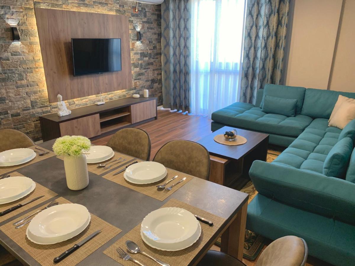 EKA Luxury Two-Bedroom Premium Apartment 2 - B&B