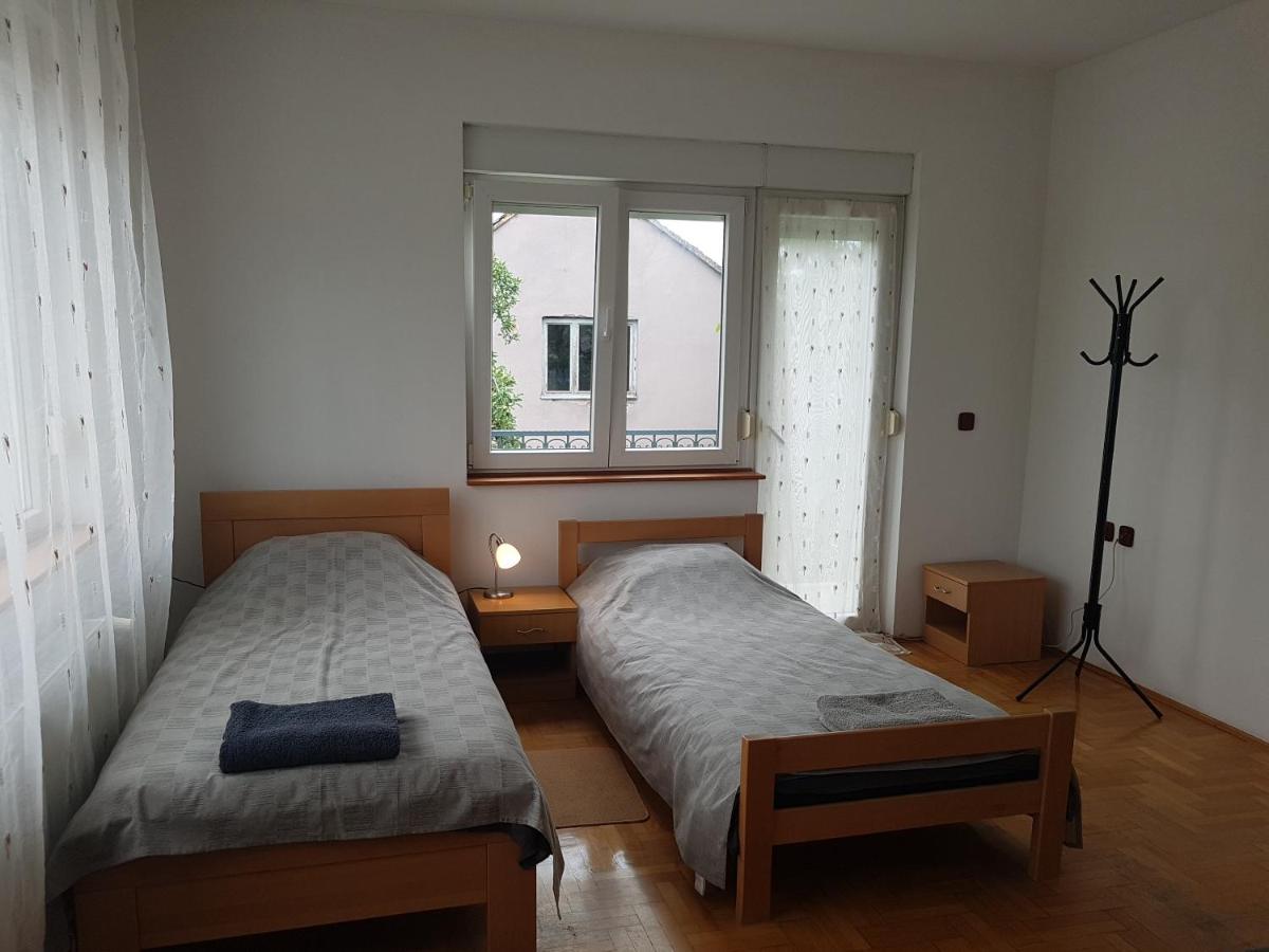 Camera Quadrupla con Bagno in Comune 