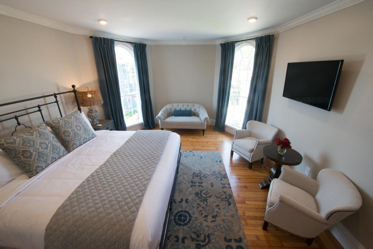 Room 5 – Queen Room