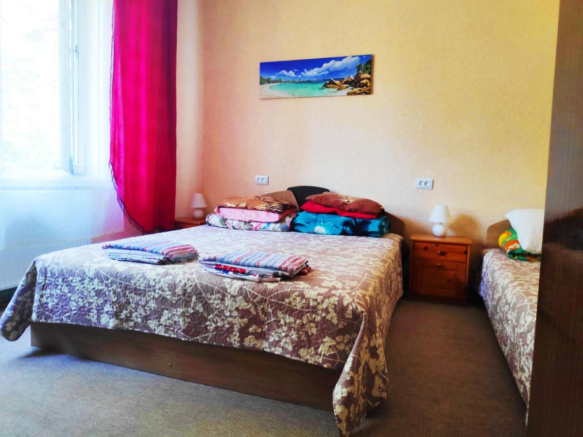 Camera Tripla Basic con Bagno in Comune