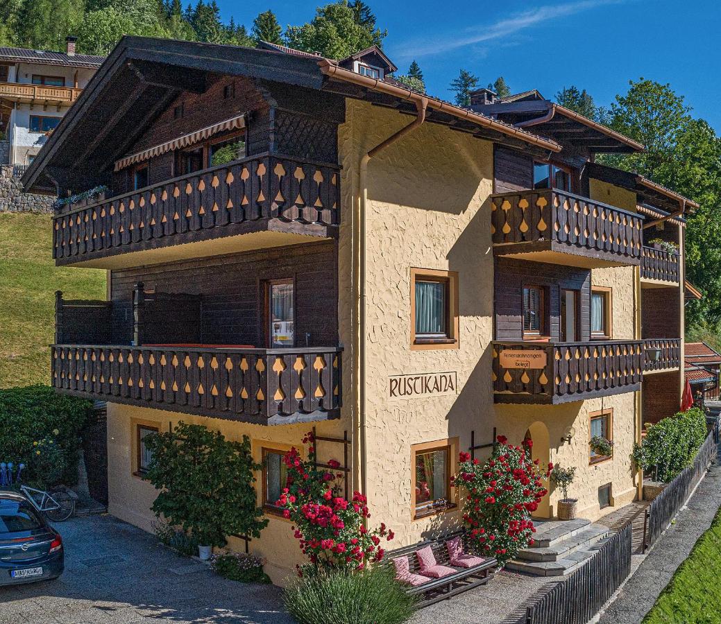 B&B Mittenwald - Haus Rustikana - Bed and Breakfast Mittenwald