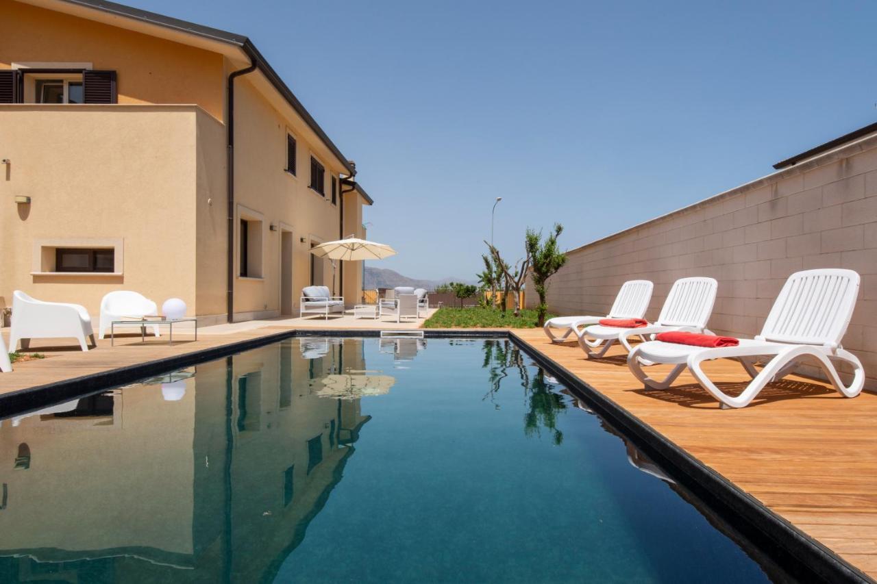 Villa Uluvud with Pool Gym Sauna - Chambres d’hôtes