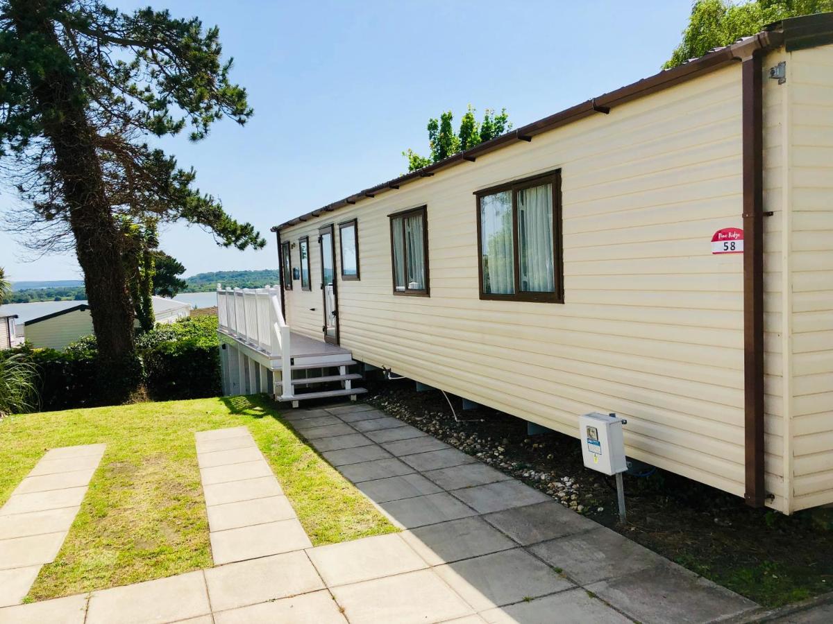 Family Seaside Retreat Private Stay at 5-Star Rockley Holiday Park Poole - Chambres d’hôtes Poole