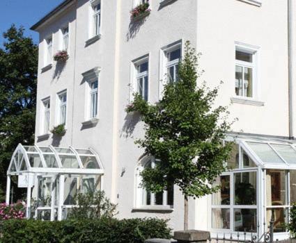 B&B Dresde - Pension am Großen Garten - Bed and Breakfast Dresde