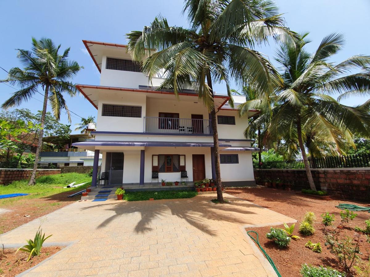 Monsoon Apartments - Bed and Breakfast