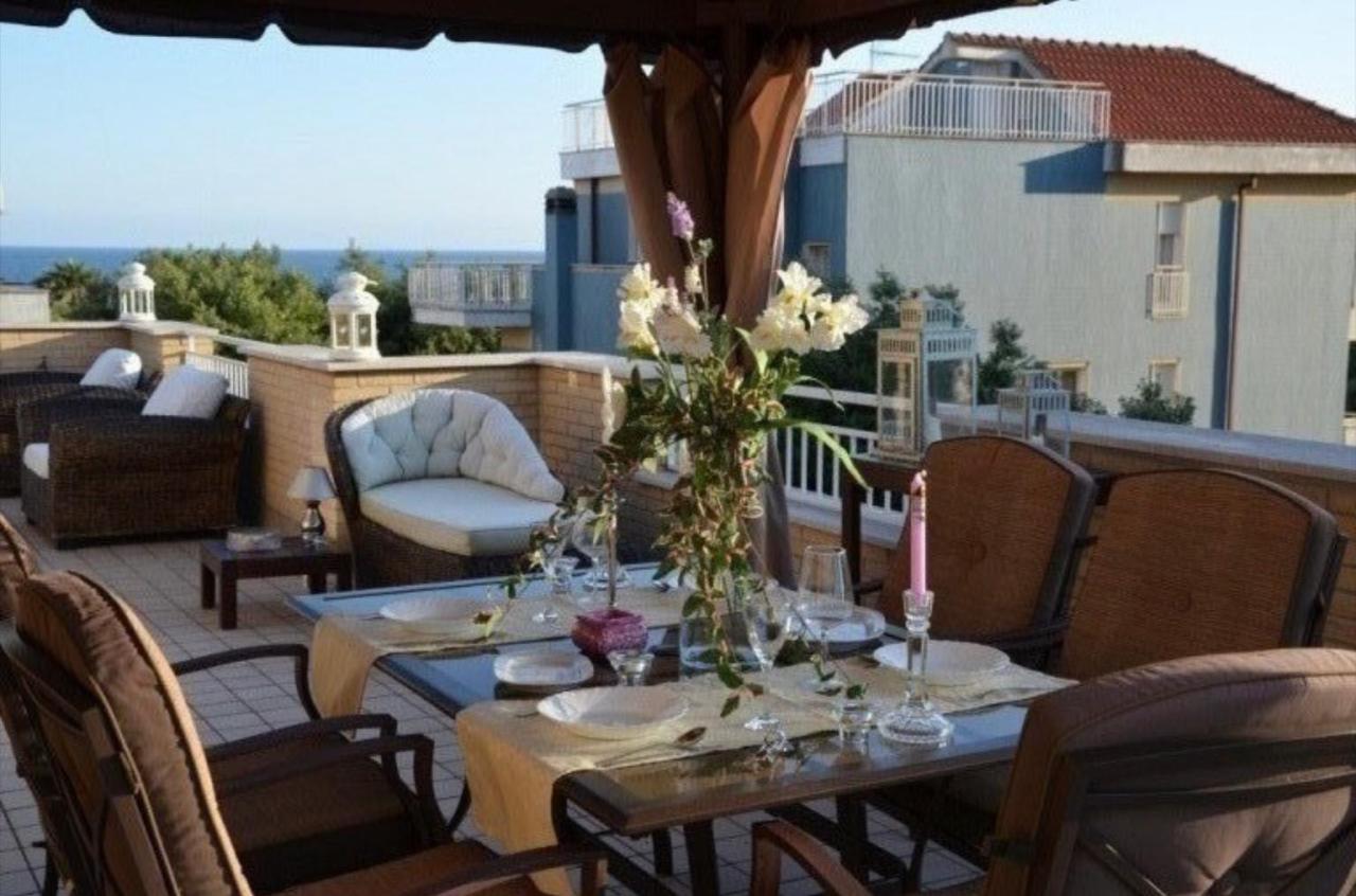 B&B Terracina - Prestigioso Attico 20 mt dal mare - Bed and Breakfast Terracina