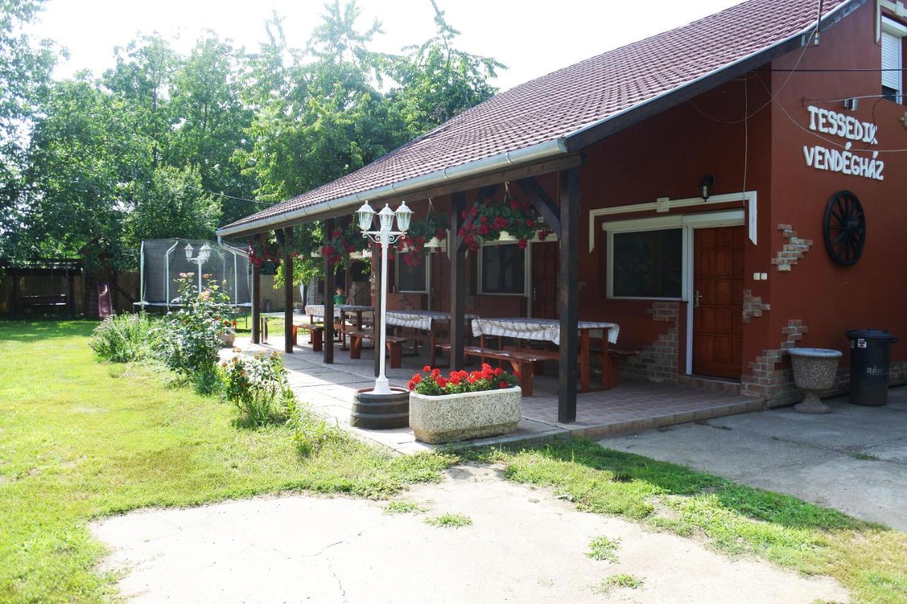 Tessedik Vendégház - B&B