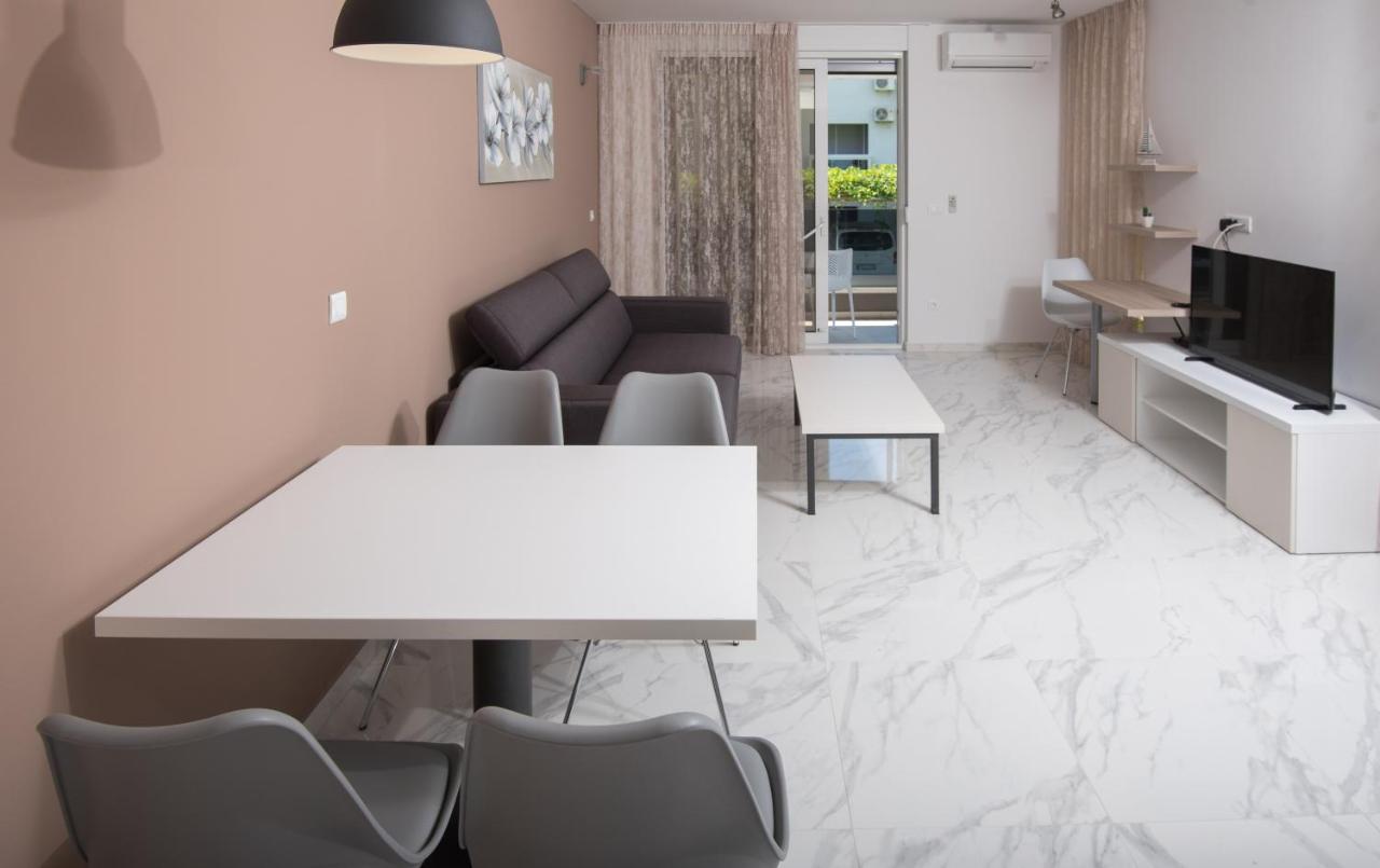 Apartment mit Balkon