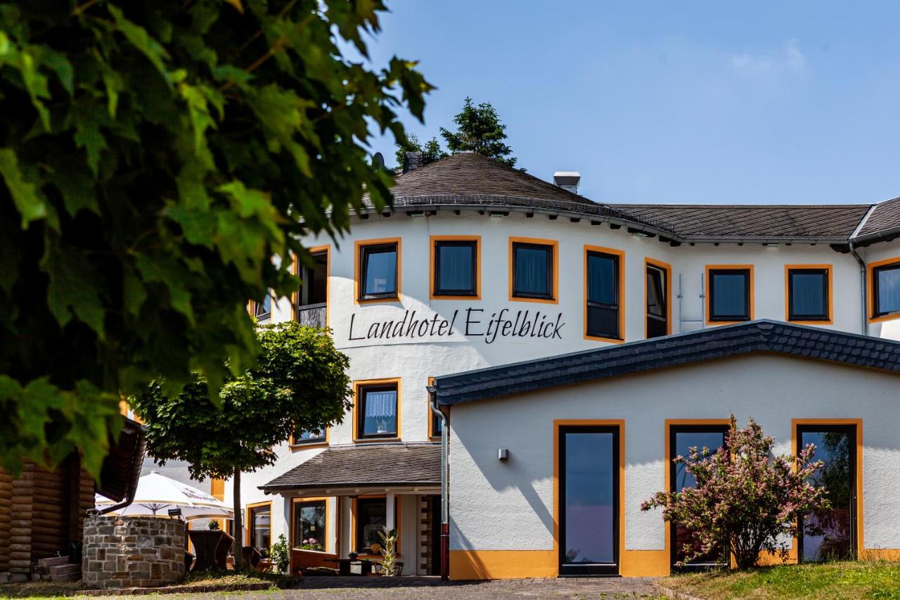 B&B Stadtkyll - Landhotel Eifelblick - Bed and Breakfast Stadtkyll