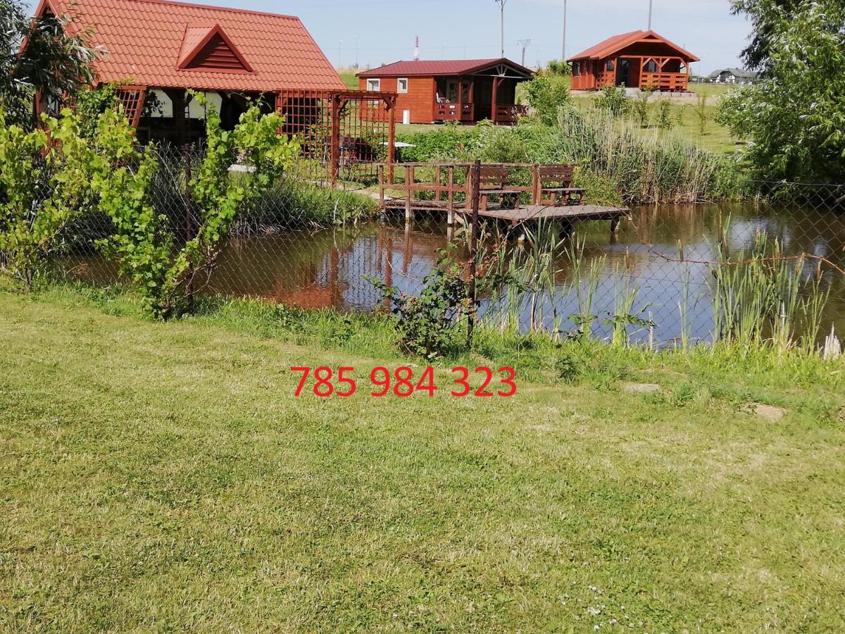 Domki Nad Stawem Mazury - B&B