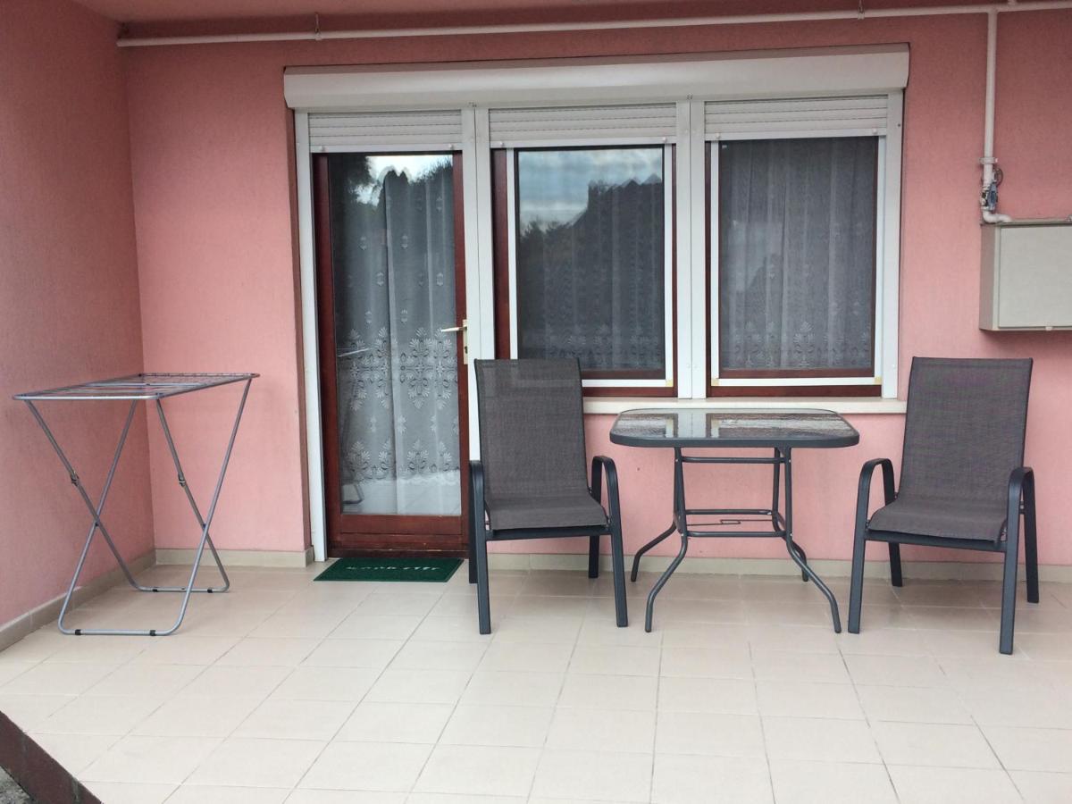 Aida apartman - B&B Harkány