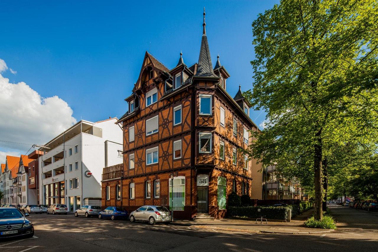 SecondHome Stuttgart - Very nice apartment near historic city centre at Blumenstr 58 in Esslingen am Neckar - W2 - B&B Esslingen