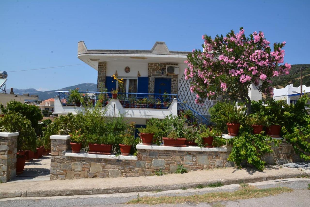 B&B Marmárion - Traditional summer house in Marmari - Bed and Breakfast Marmárion