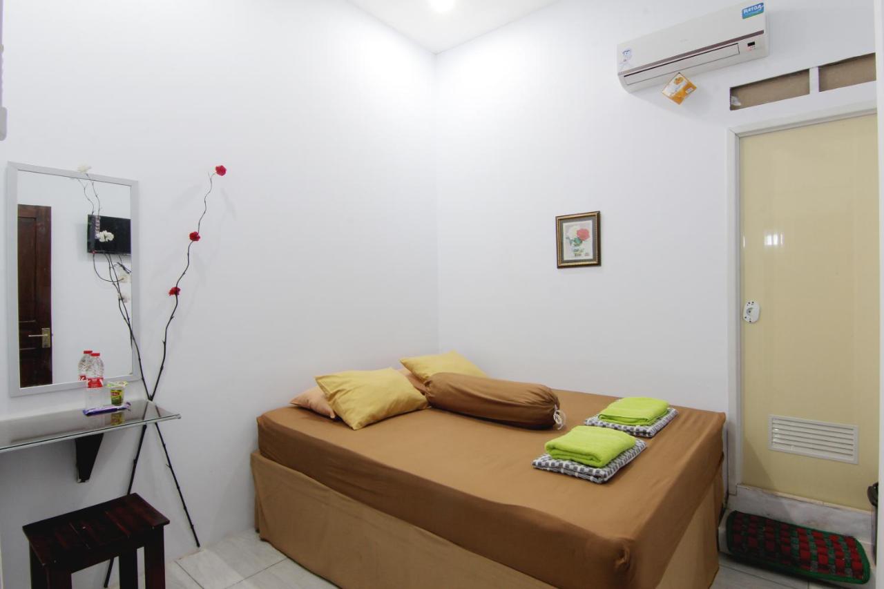 Tiga Dua Homestay - B&B Yogyakarta