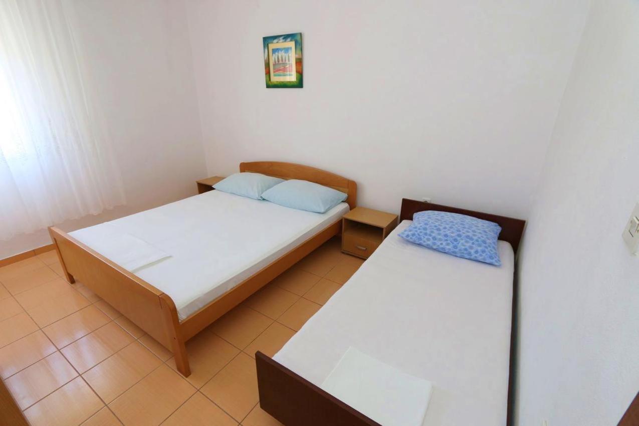 Apartamento de 2 dormitorios con terraza