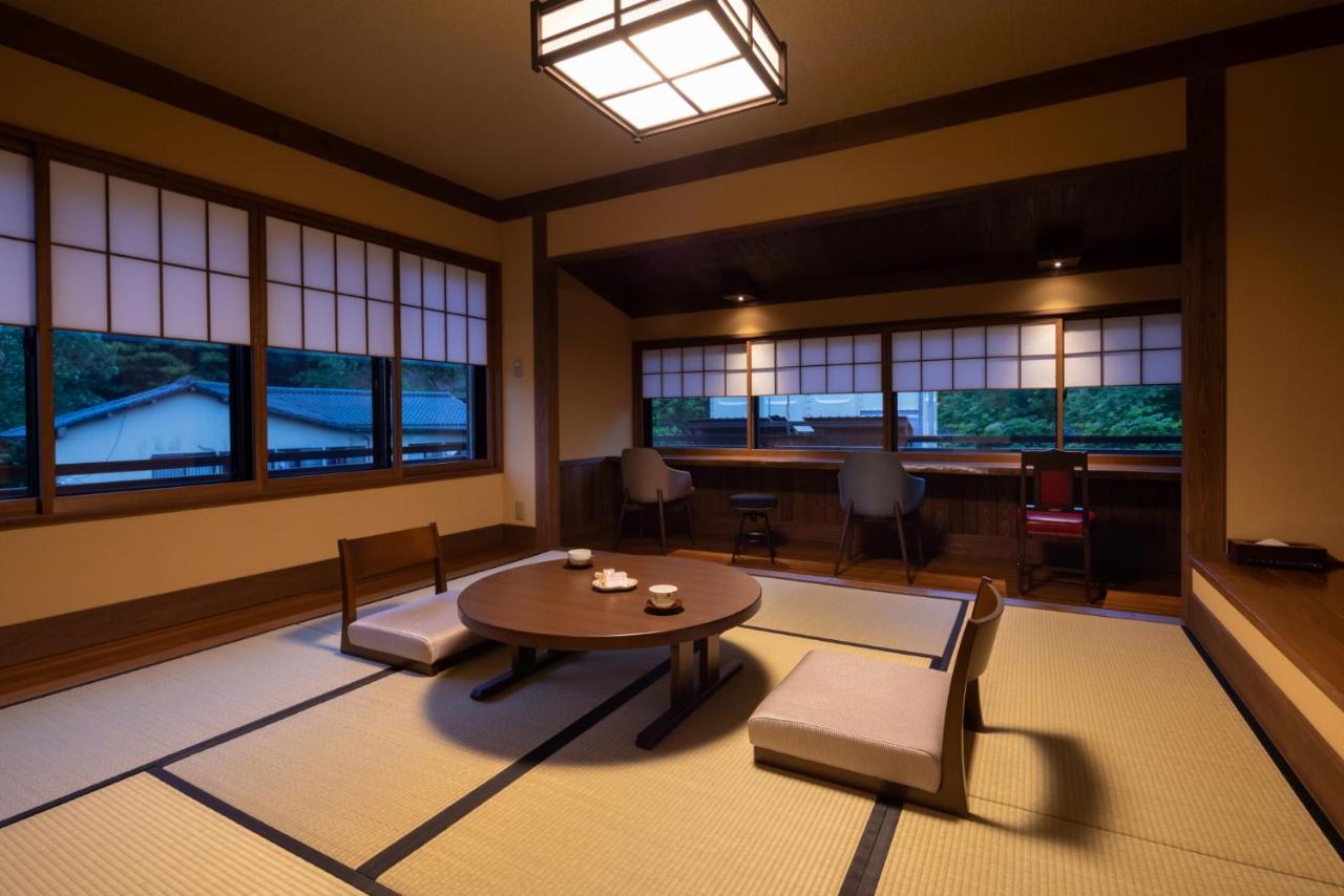 Japanese-Style Quadruple Room