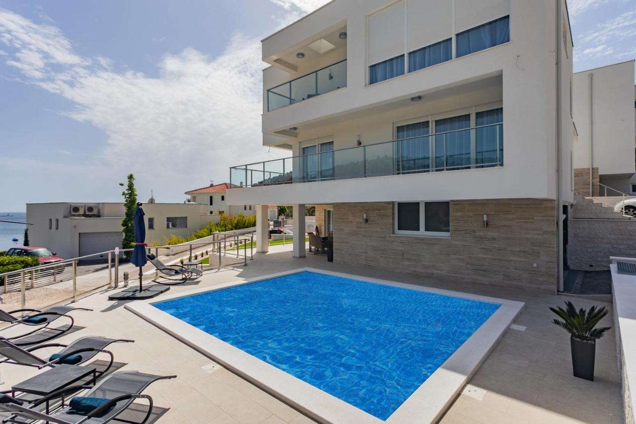 Villa Compass; Luxury experience in natural bay. - B&B