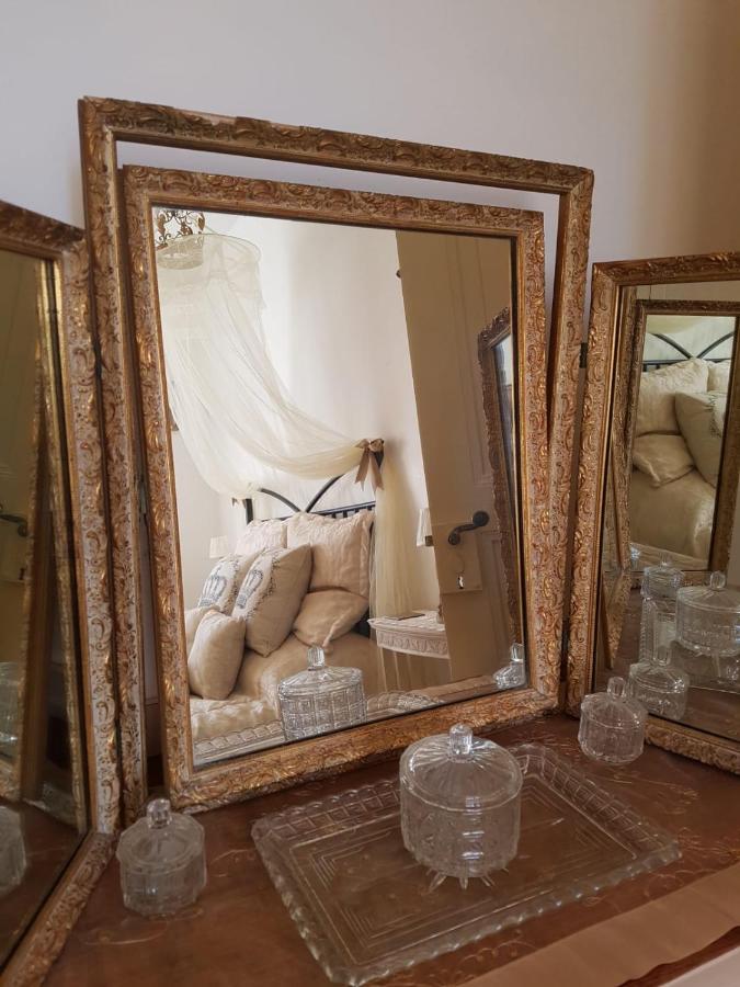 Kamer met Kingsize Bed en Uitzicht op de Bergen