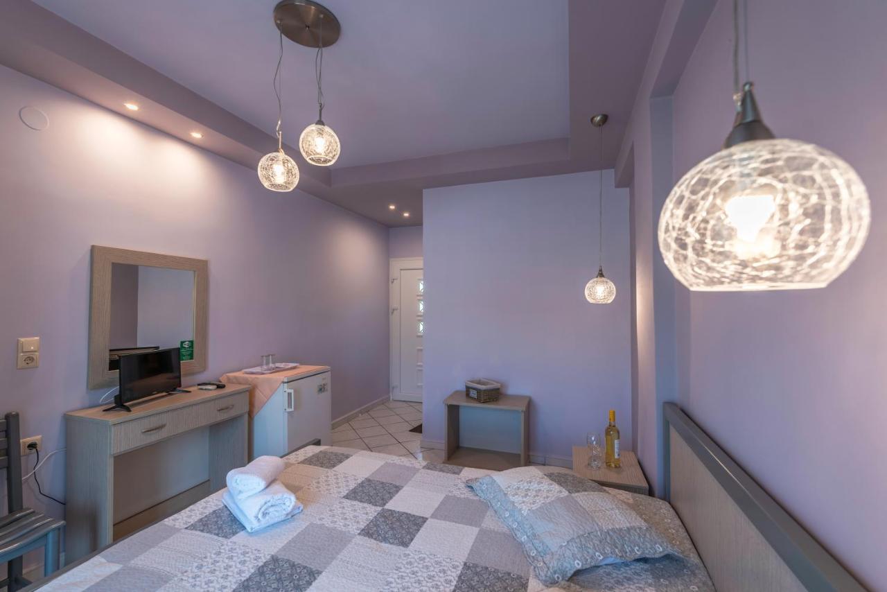 Studio (2 Adults)