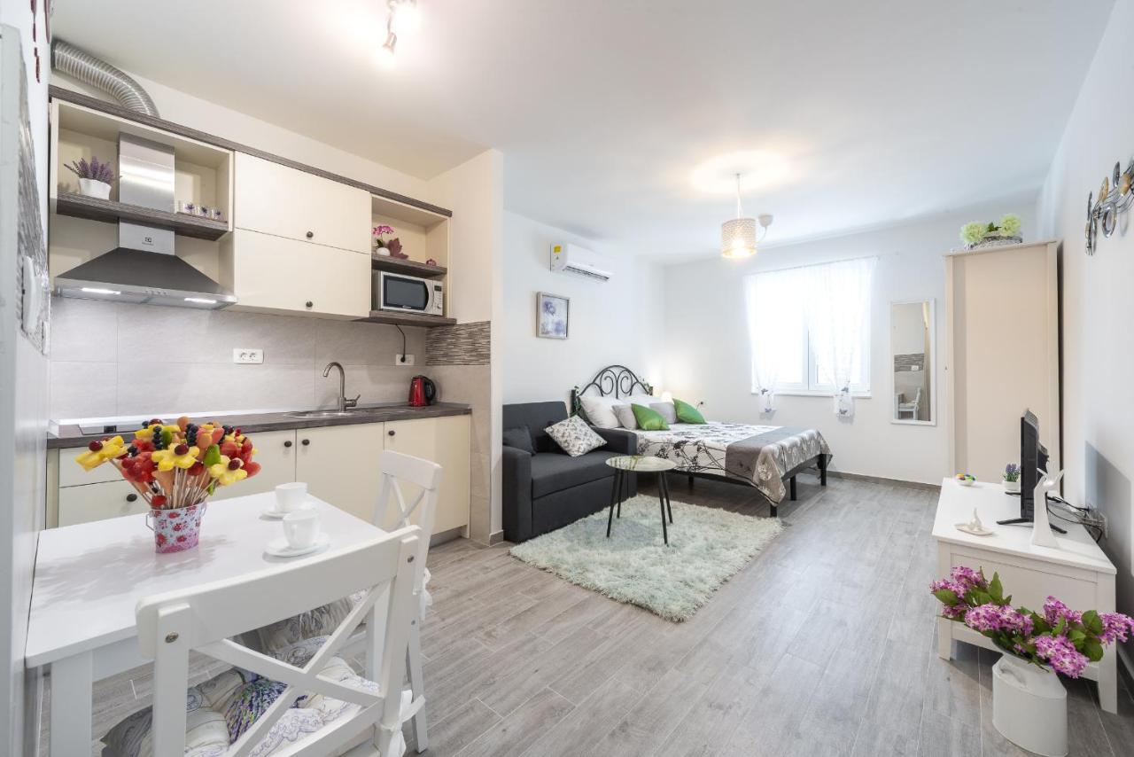 New Studio Apartment Teba - B&B