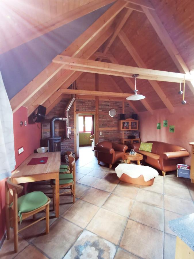 Ziegeleihof inmitten von Wiesen und Wäldern - Ferienwohnung Degenershausen