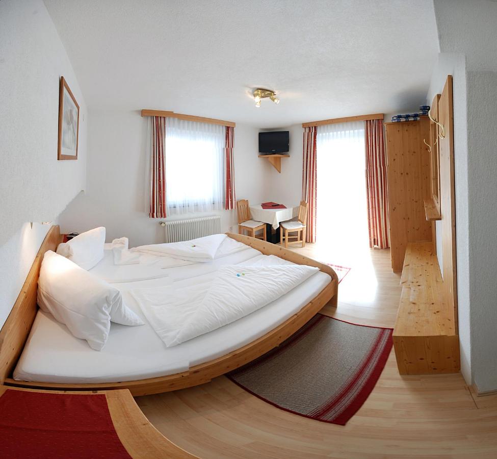 Doppelzimmer mit Balkon