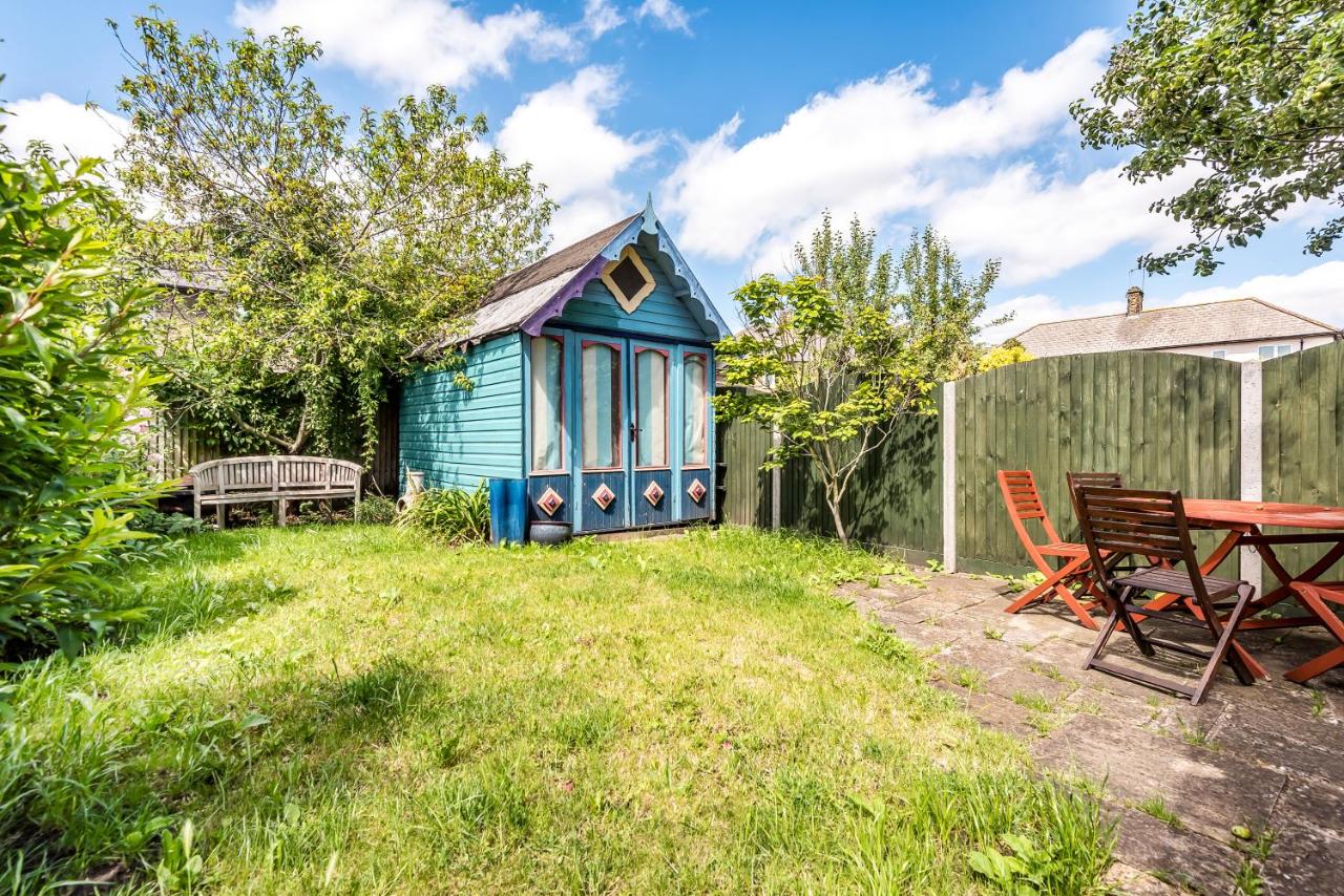 Lovely Three Bedroomed House, Parking 2 Cars - B&B London