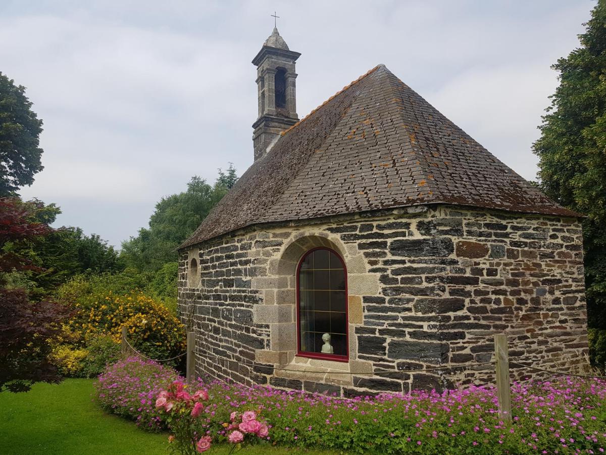 B&B Briec-de-lOdet - Gîte Atypique Dans Une Chapelle - Bed and Breakfast Briec-de-lOdet