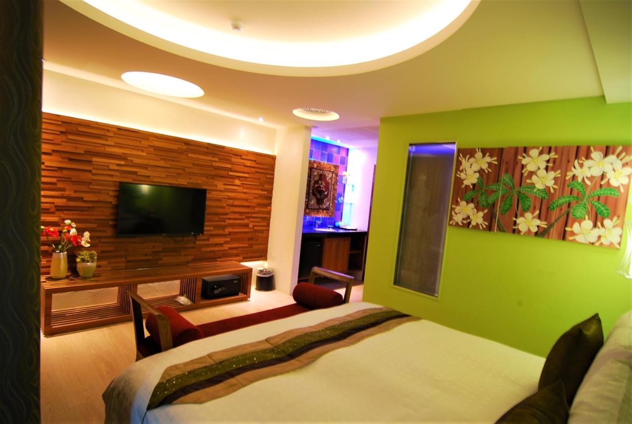 Doppelzimmer mit Balkon und Meerblick