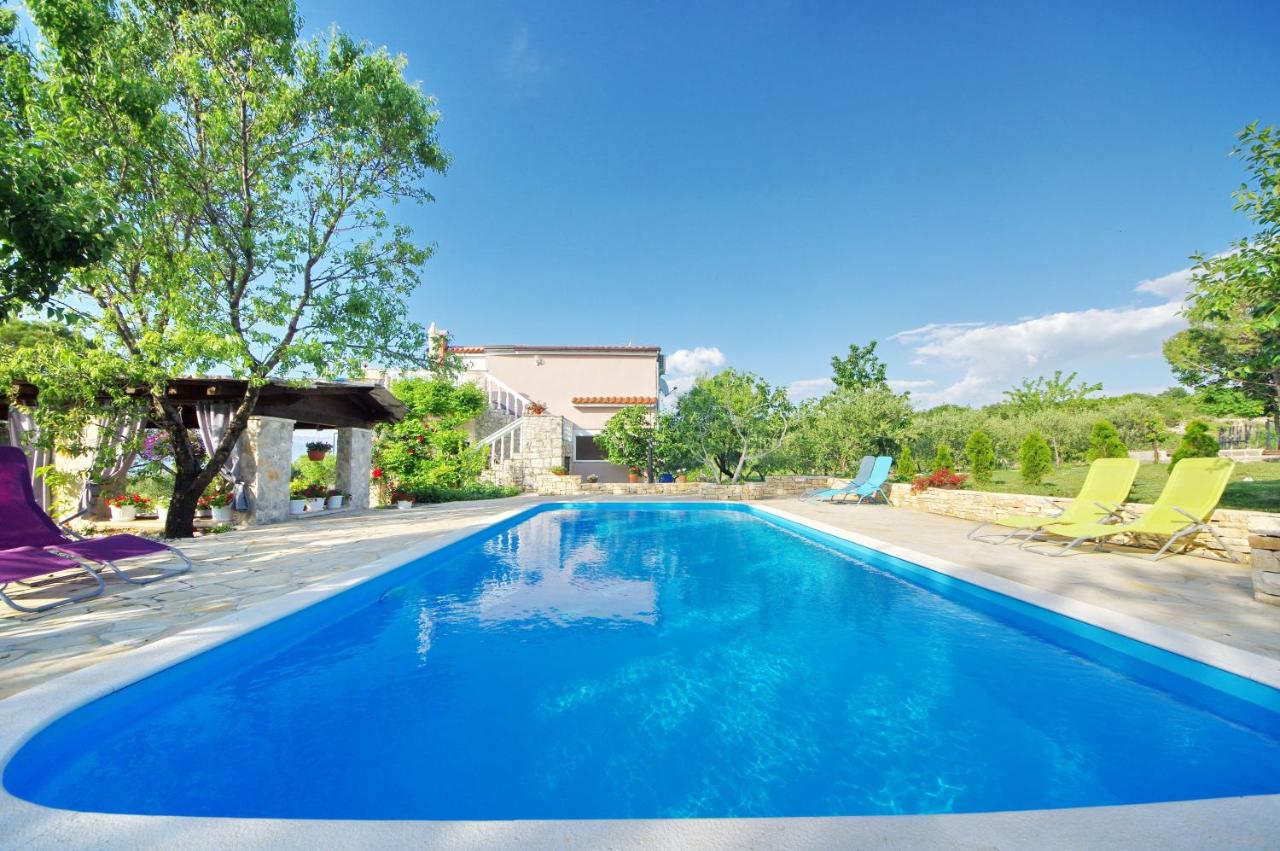 Holiday Home Pavlovi Dvori - Bed and Breakfast