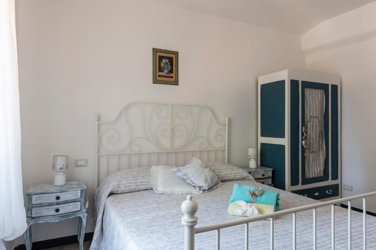 Zimmer mit Queensize-Bett und Gemeinschaftsbad